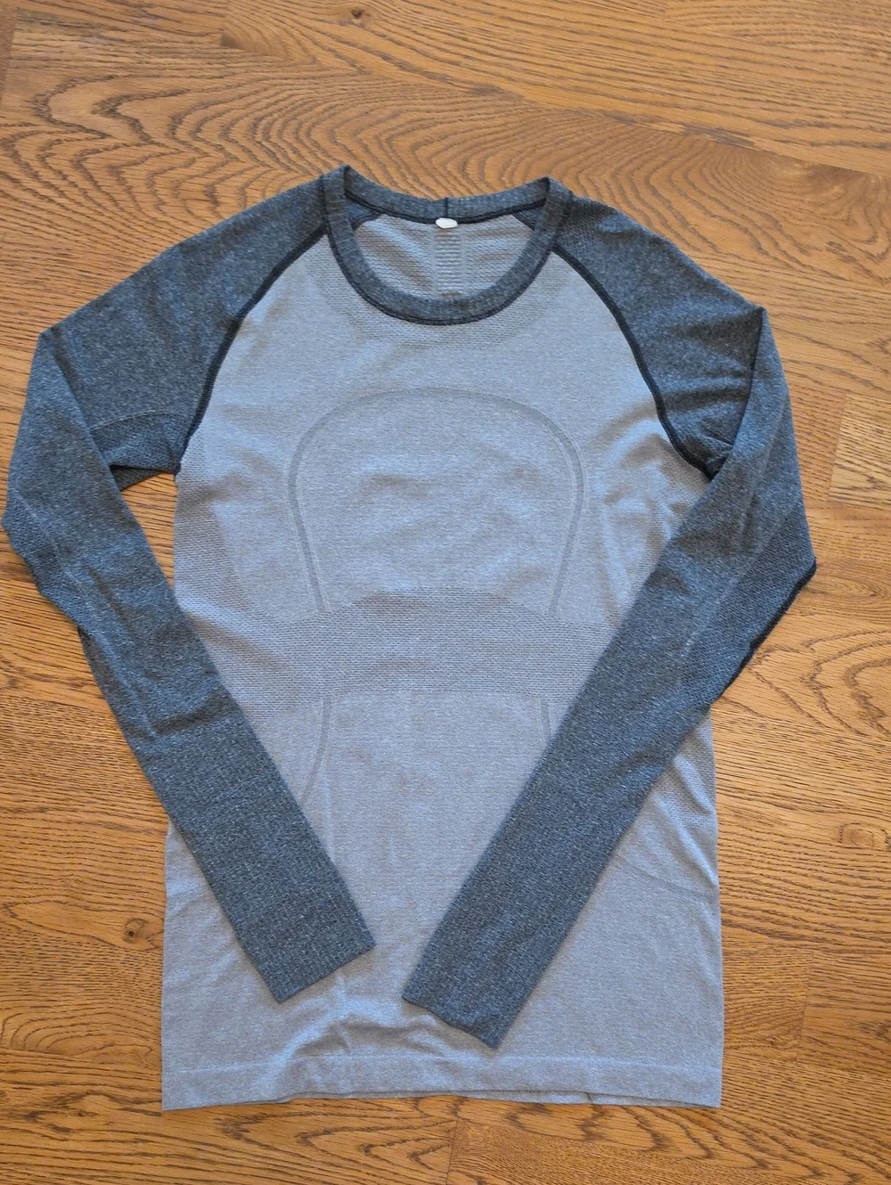 Lululemom Long Sleeve Athletic Top in Light Gray and Dark Gray